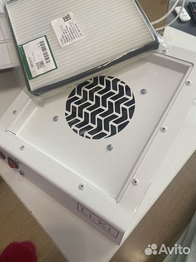 Маникюрный пылесос Li.Ki