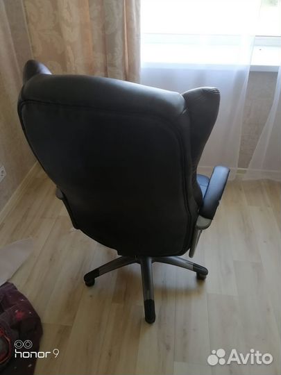 Продам офисное сресло