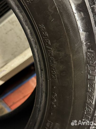 Bridgestone Blizzak VRX 235/55 R17 99S