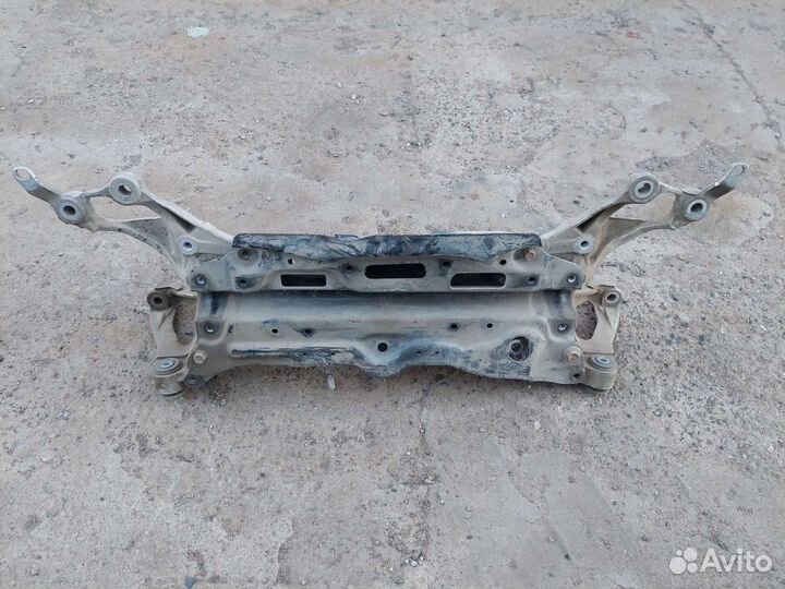 Подрамник передней подвестки Honda Civic 5D