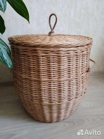 Корзина плетеная с крышкой