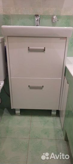 Тумба и зеркало для ванной