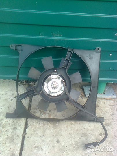 Вентилятор радиатора охлаждения с корпусом