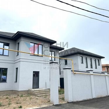 Коттедж 250 м² на участке 7 сот.