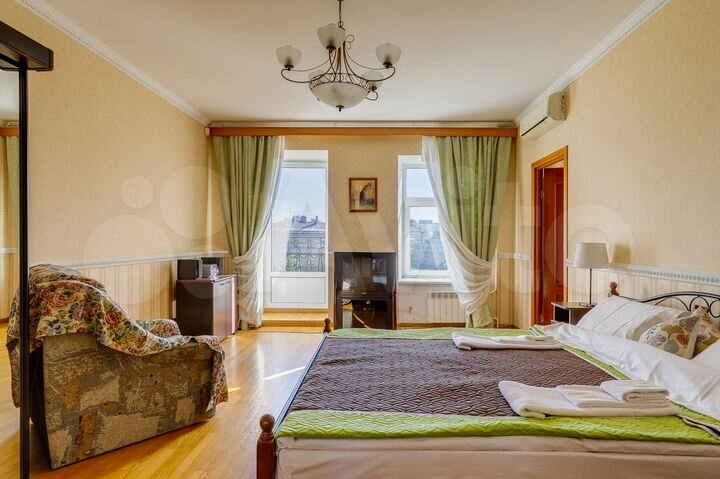 5-к. квартира, 200 м², 4/4 эт.