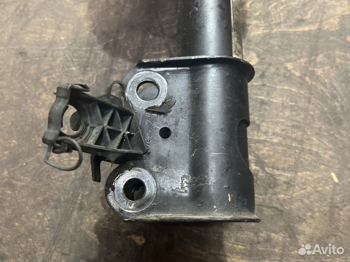 Комплект амортизаторов на Mersedes w176