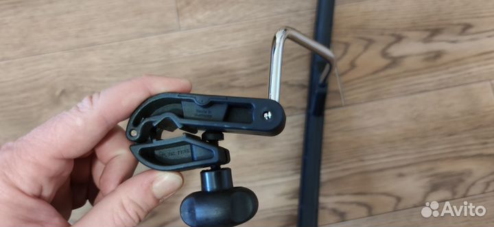 Вешалка автомобильная