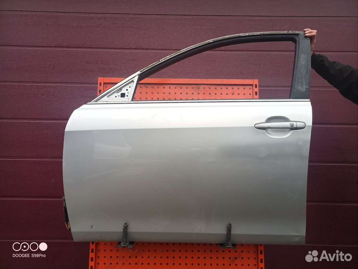 Дверь левая передняя Toyota Camry v 40