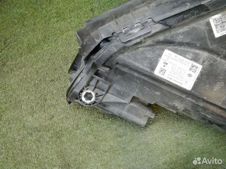 Фара правая Mercedes-Benz E-Class