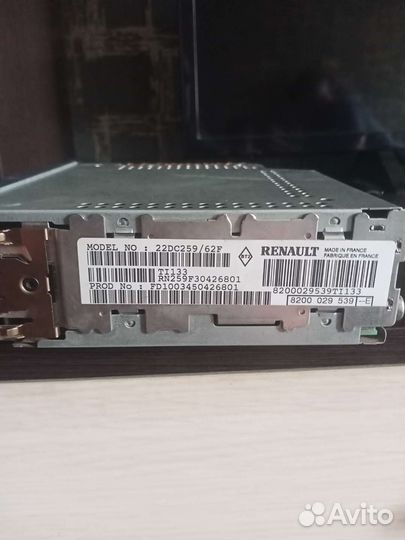 Штатный магнитофон Renault