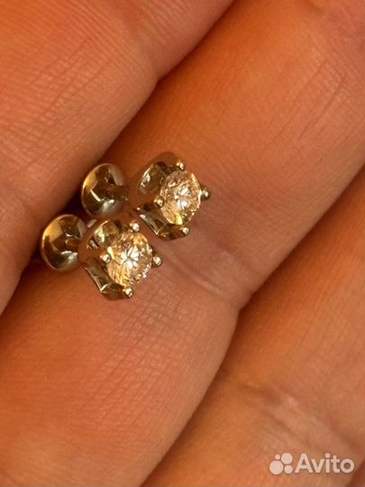 Золотые серьги с бриллиантами 0.60 ct