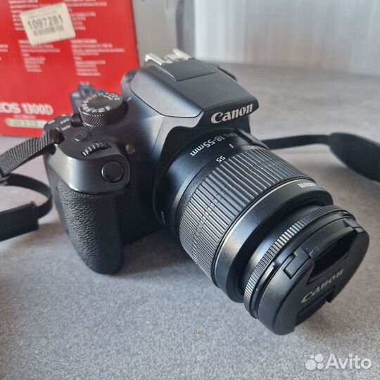 Зеркальный фотоаппарат Canon 1300d