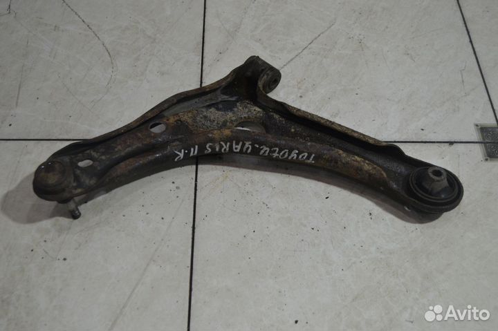 Рычаг передний правый Toyota Yaris