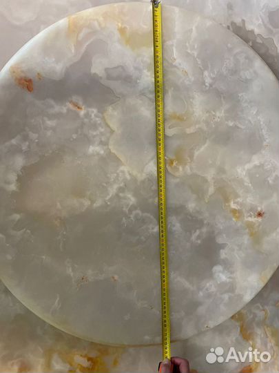 Стол из натурального камня Оникс