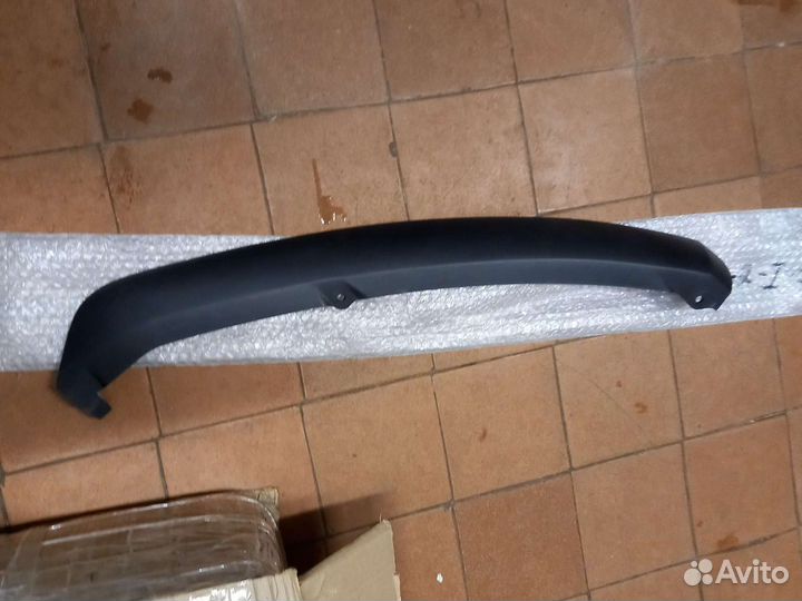 Молдинг задней правой двери Volkswagen Passat B6