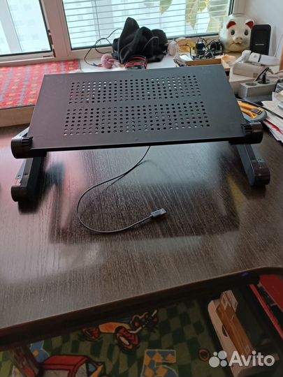 Столик для ноутбука с охлаждением
