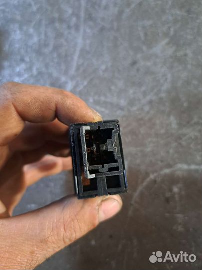 Кнопка салона Mitsubishi Mirage