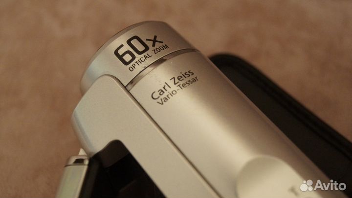 Видеокамера Sony DCR-SX40E