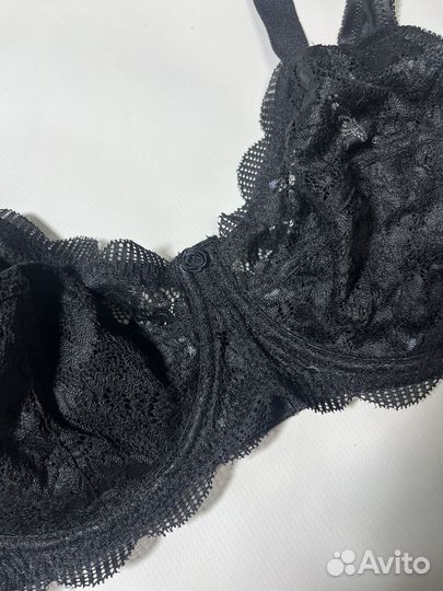 Бюстгальтер на косточках 85F черный