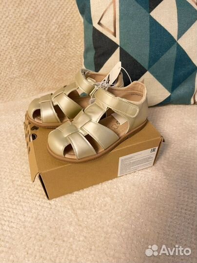 Сандалии Futurino новые для девочки -29 размер