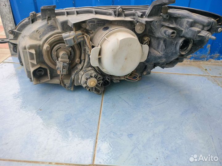 Продам фару от Субару Легаси целая полностью