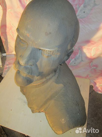 Бюст Ленина