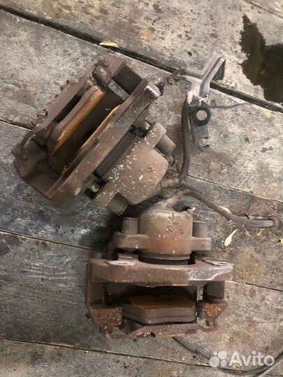 Суппорт передний BMW E90 Суппорты бмв 3 е90