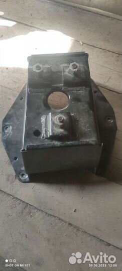 Крепление запаски УАЗ patriot