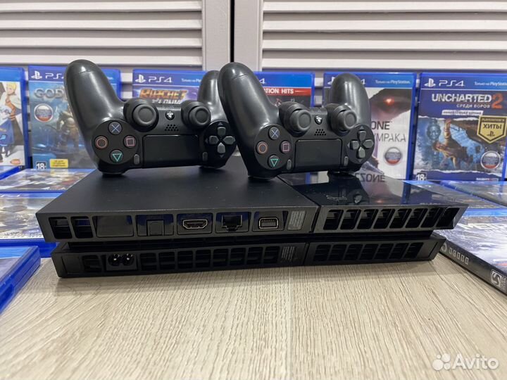 Sony PS4 +2джоя