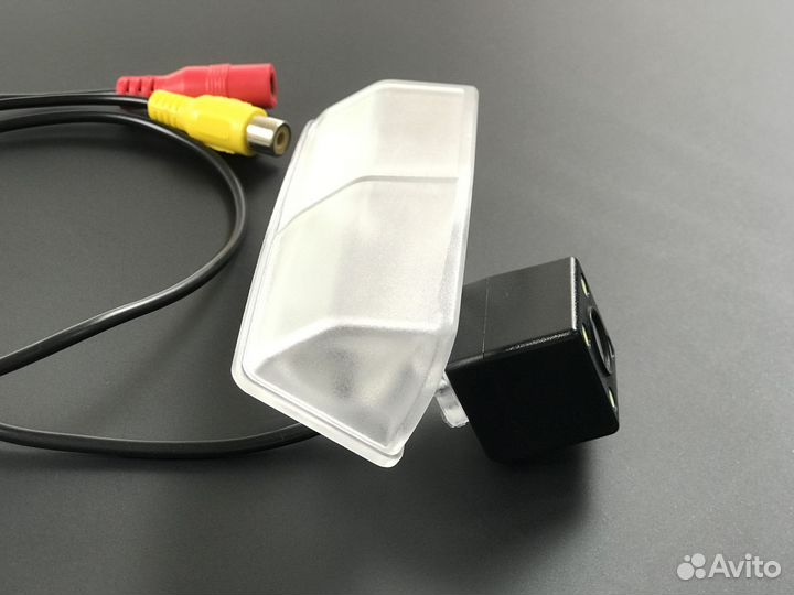 Камера заднего вида для Toyota RAV4