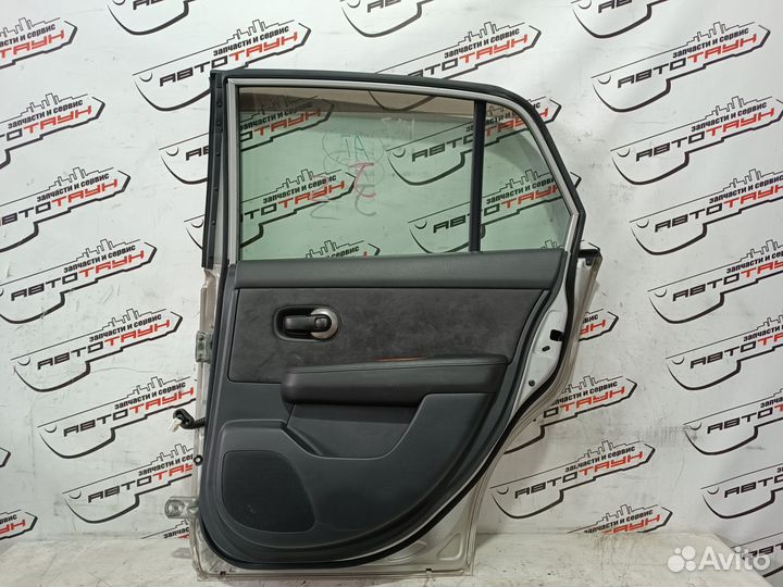 Дверь nissan tiida latio SC11 SJC11 SNC11 H210MEU5AA задняя правая sedan серебро, KY0 NA6171