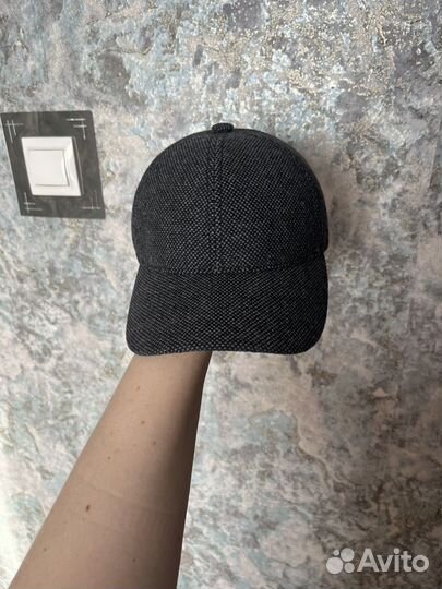 Мужская кепка с ушками