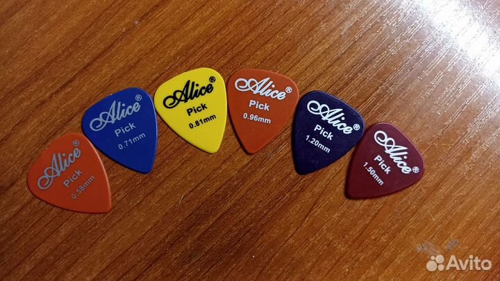 Медиатры для гитары