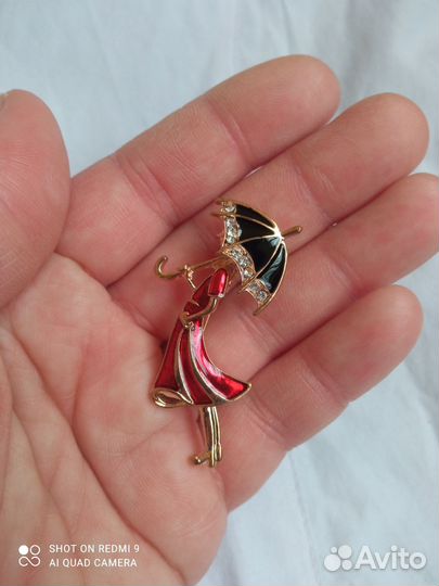 Брошь Новая