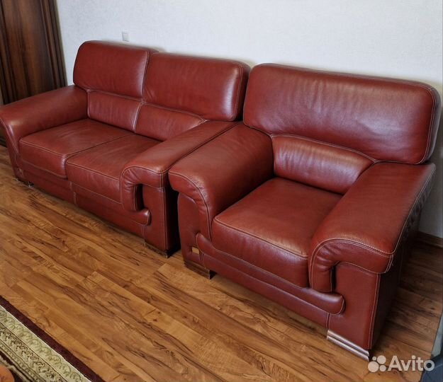 Набор кожаной мебели
