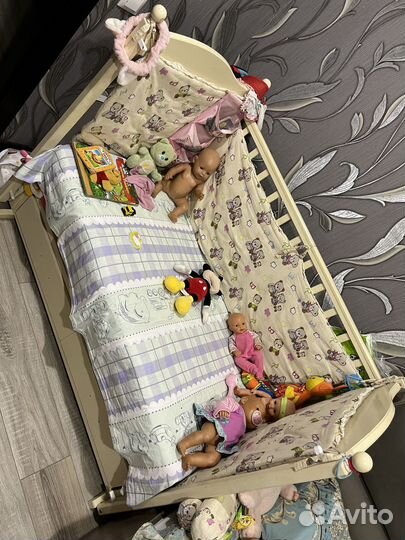Детская кроватка с ящиком и матрасом