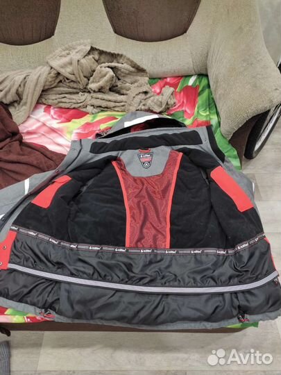 Горнолыжная куртка женская