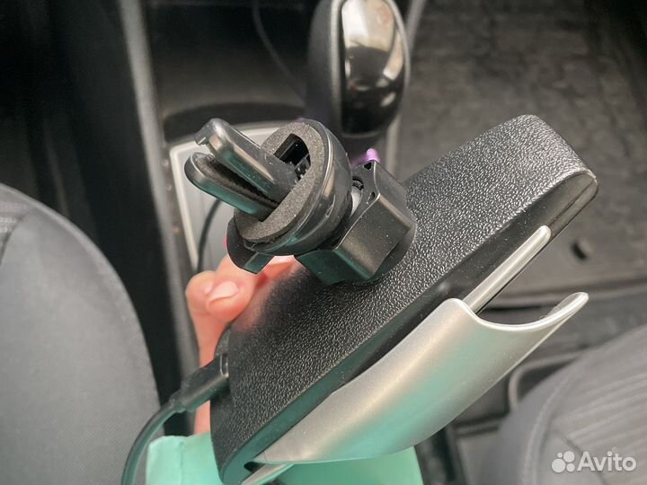 Держатель-зарядка для телефона в машину