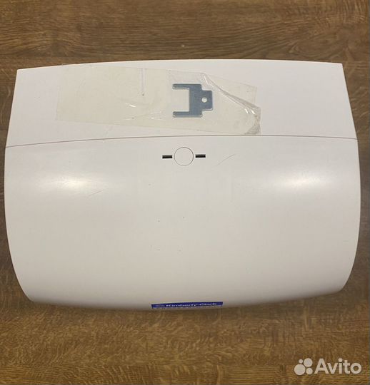 Диспенсер для рулонных полотенец