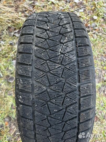 Bridgestone Blizzak DM-V2 255/55 R20 55