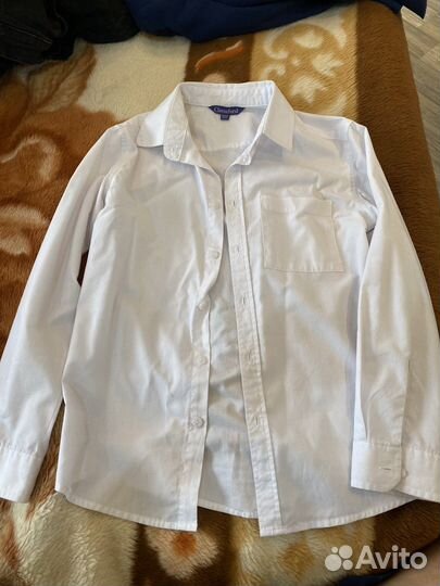 Рубашки на мальчика для школы в отличном состоянии