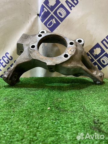 Поворотный кулак передний левый Nissan Teana J32