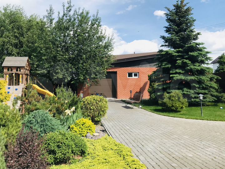 Дом 440 м² на участке 23,6 сот.