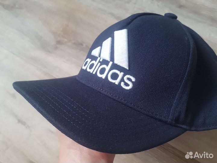 Кепка бейсболка новaя аdidas оригинал