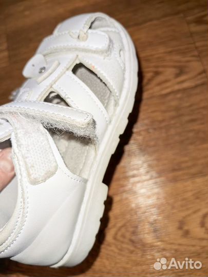 Босаножки 27 р