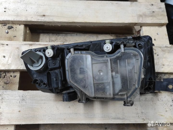 Фара левая Skoda Fabia