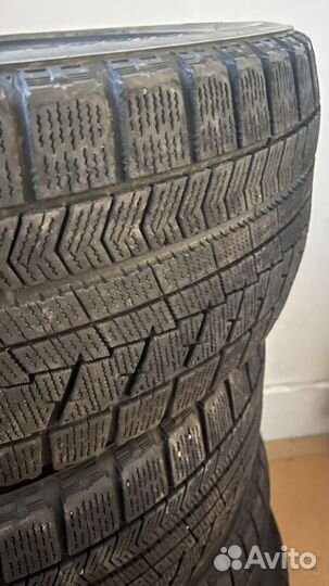 Bridgestone Blizzak VRX 255/50 R17