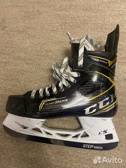 Коньки хоккейные