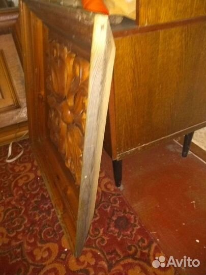 Деревянное резное панно