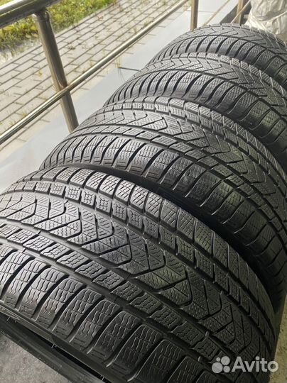 Pirelli Winter Sottozero 3 245/45 R19 и 275/40 R19 105V